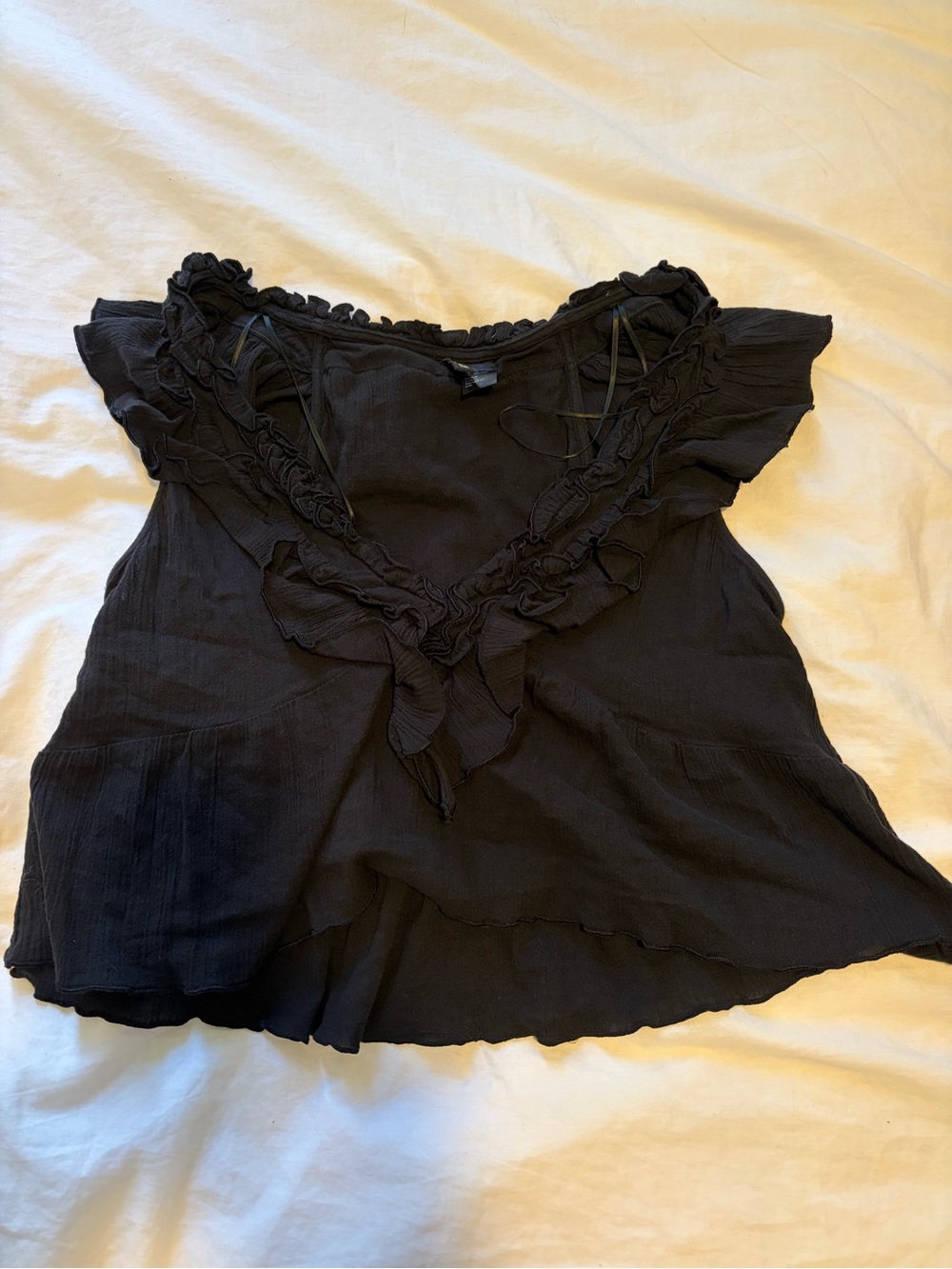 H&M - Cropped Black Ruffle V-Neck Women's Top Size XL